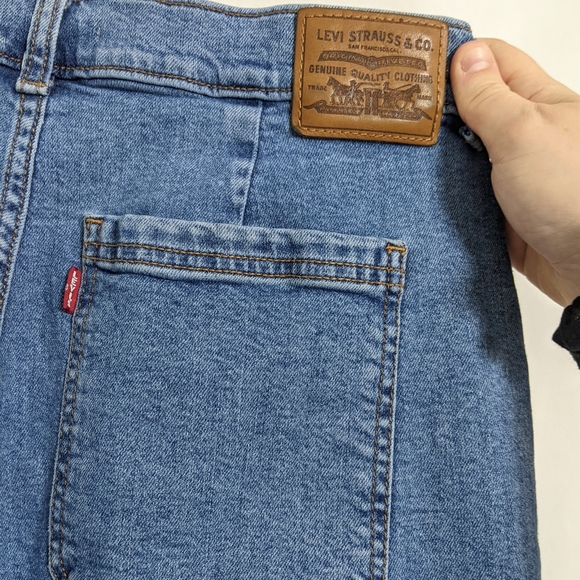 Levi's Ribcage Wide Leg Crop Medium Wash Jeans - Picture 7 of 7